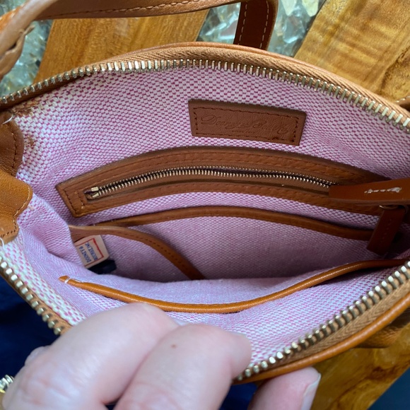 Dooney & Bourke - Picture 4 of 7
